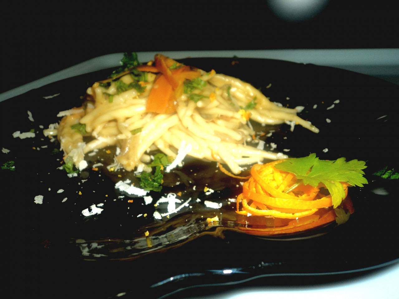 Trofie in veste arancione (costo: 4-5 euro)