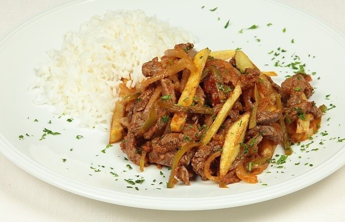 Voglia di preparare qualcosa di nuovo? Prova il: Lomo Saltado peruviano!